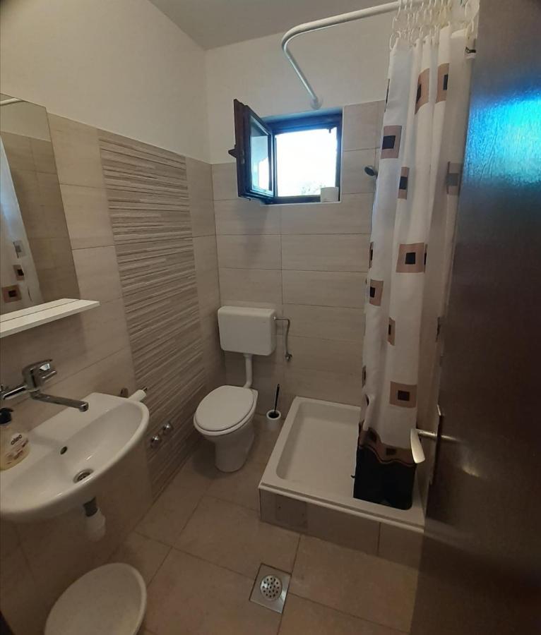 Apartments Mint Povljana - 50M From Sandy Beach Phòng bức ảnh